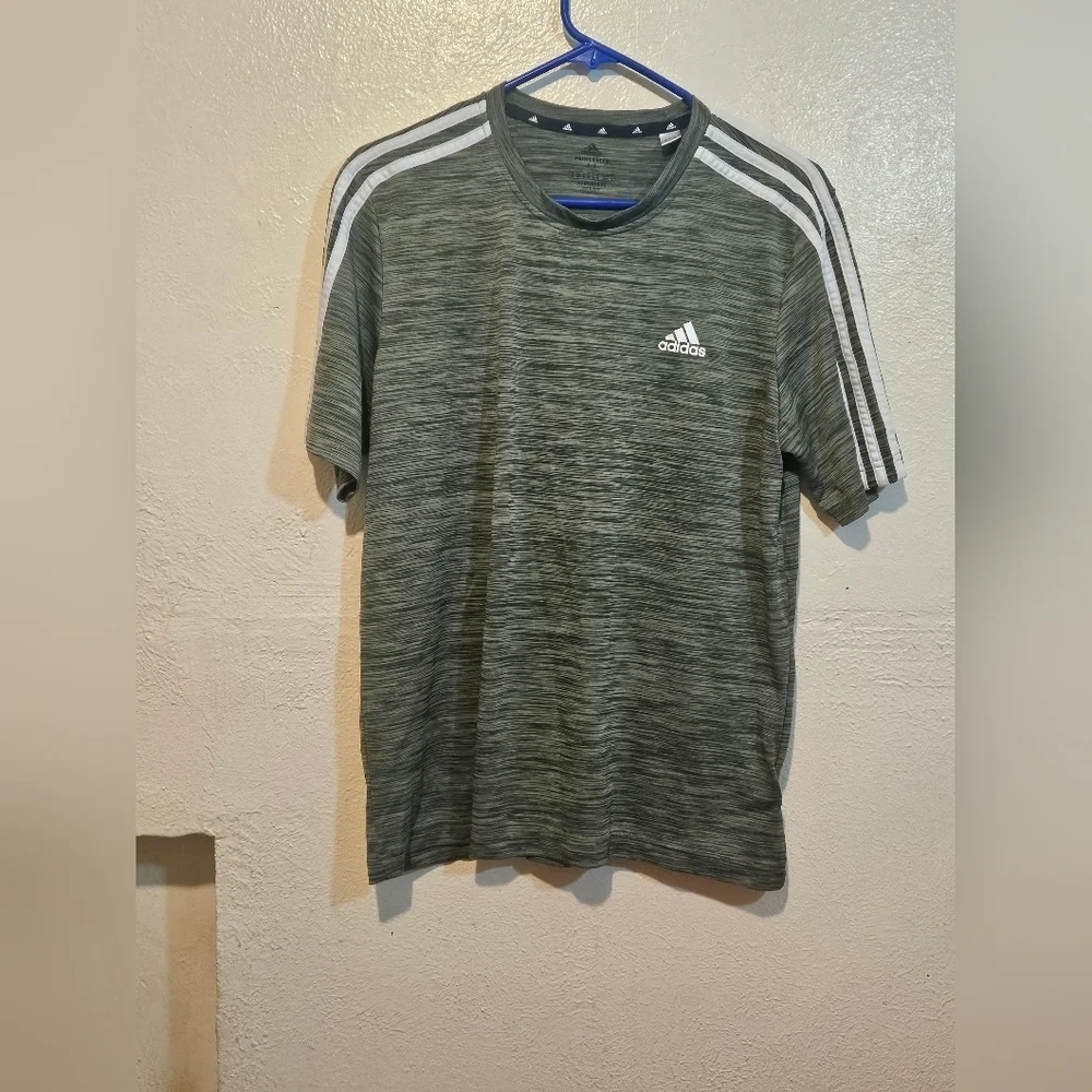 ADIDAS dry fit tee shirt -SZ Med